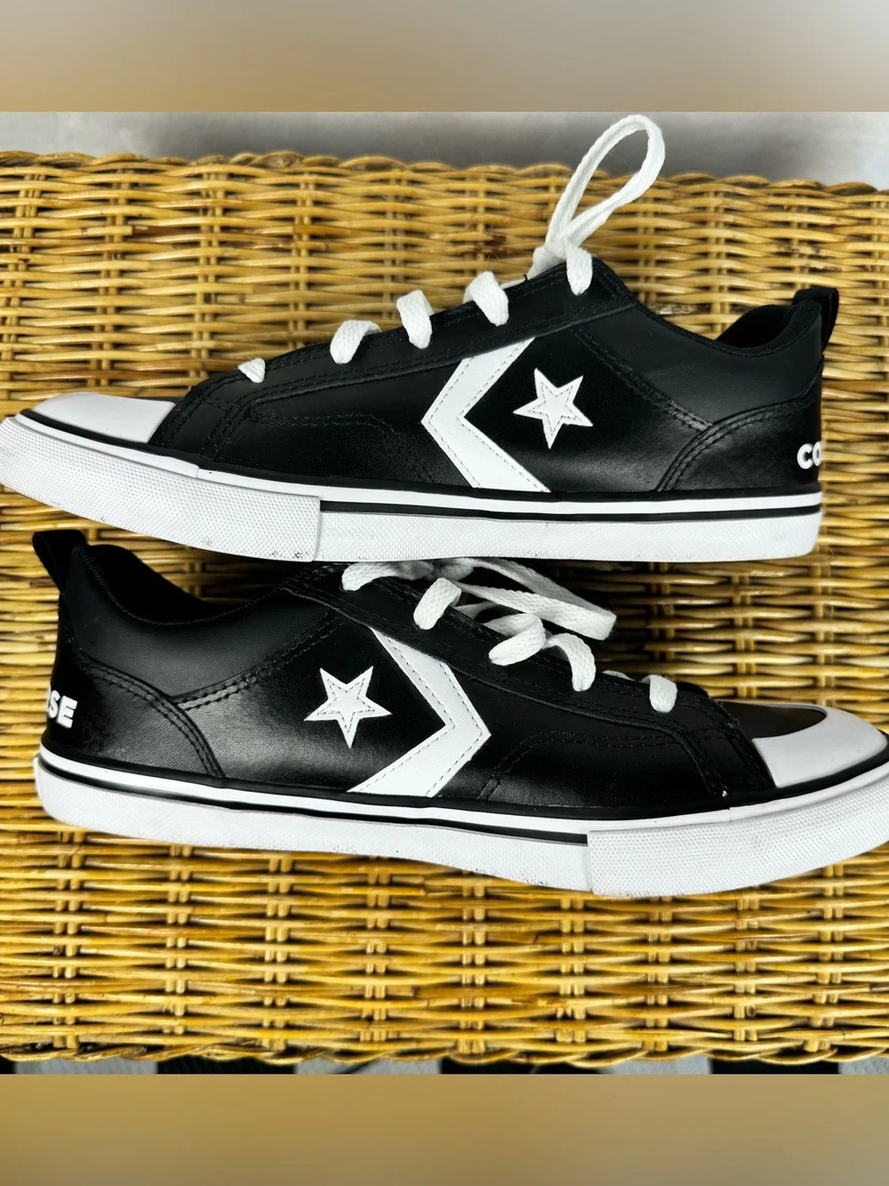 Converse All Star Leather Low Top Sneakers Kids Mens 7 Womens 8.5 Black White